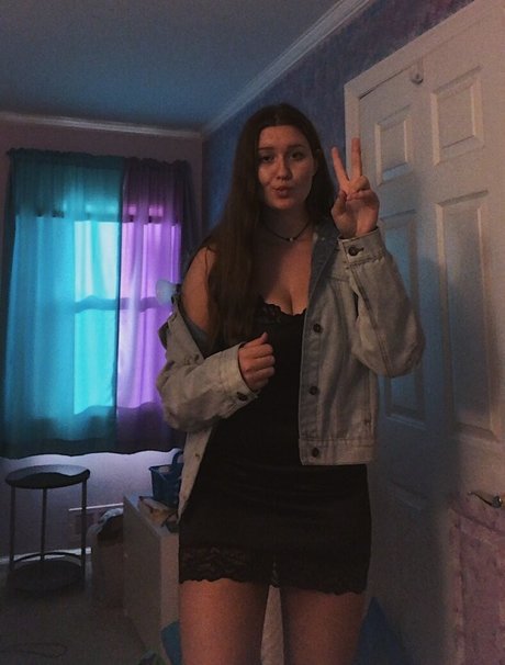 Naakte gelekte OnlyFans-foto van Hannah V