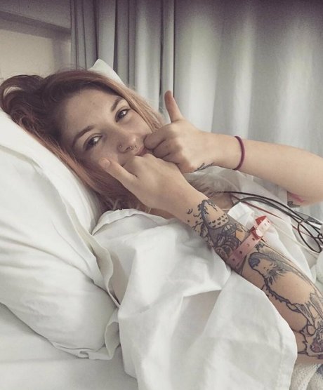 Naakte gelekte OnlyFans-foto van Akiramaisuicide