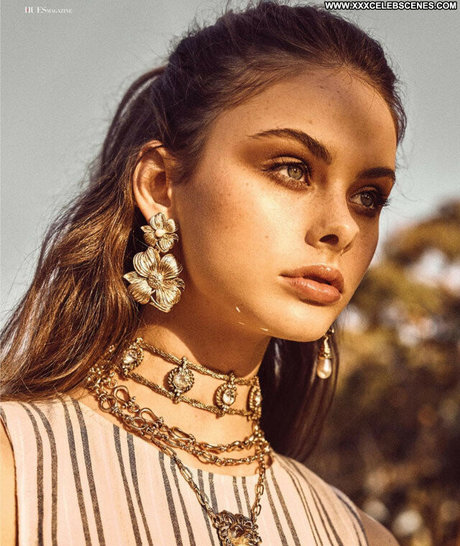 Naakte gelekte OnlyFans-foto van Meika Woollard