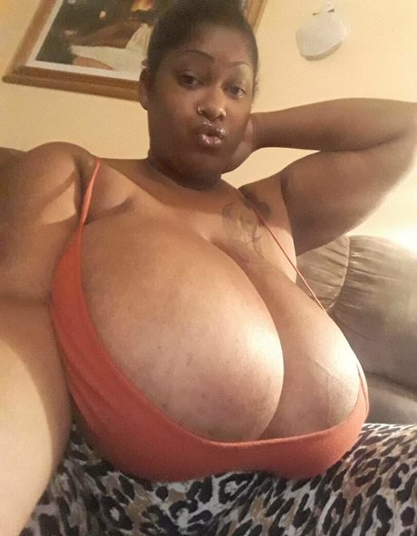 Naakte gelekte OnlyFans-foto van Thickdanky