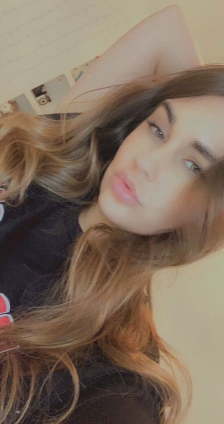 Naakte gelekte OnlyFans-foto van Scout