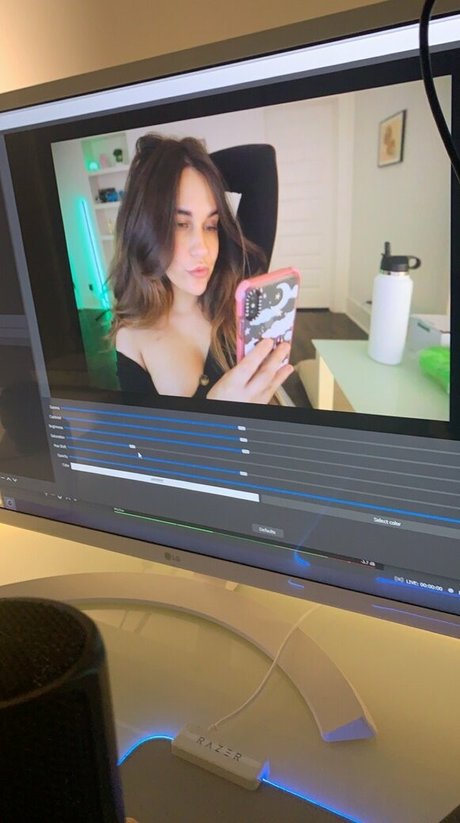 Naakte gelekte OnlyFans-foto van Scout