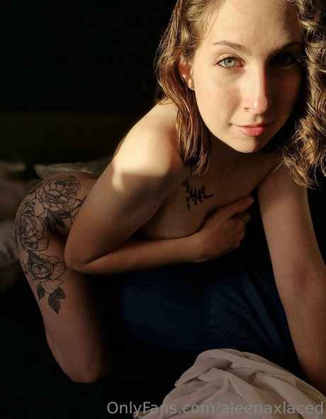 Naakte gelekte OnlyFans-foto van Aleenaxlaced