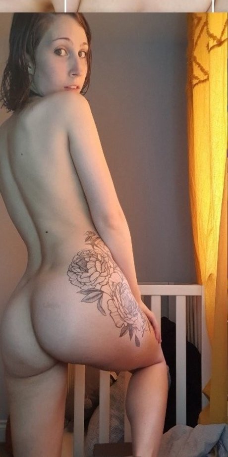 Aleenaxlaced