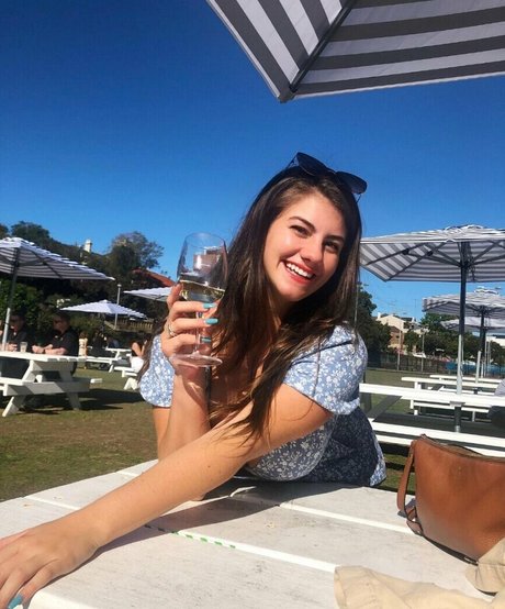 Naakte gelekte OnlyFans-foto van Tiana Hawkins