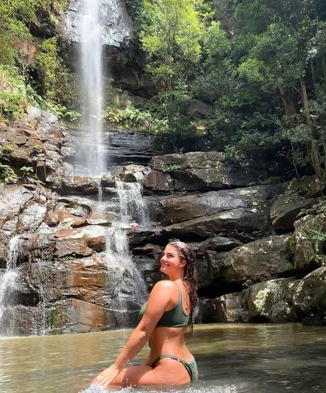 Naakte gelekte OnlyFans-foto van Tiana Hawkins