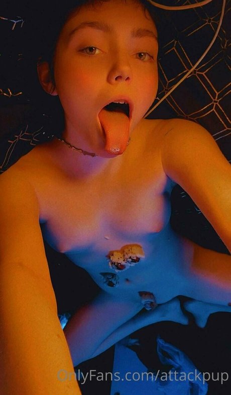 Naakte gelekte OnlyFans-foto van Attackpup