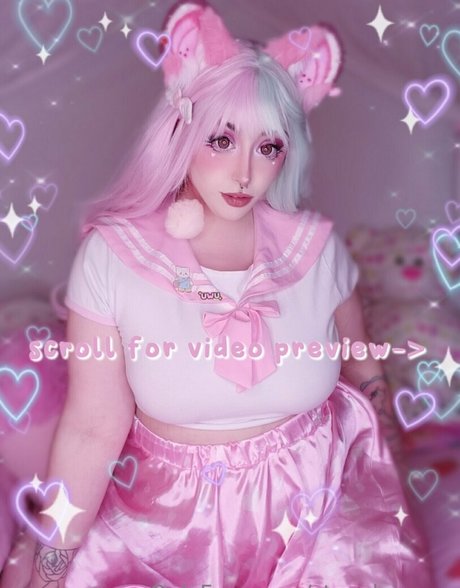 Naakte gelekte OnlyFans-foto van Strawbunnny