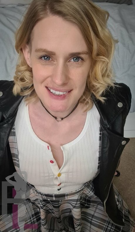 Naakte gelekte OnlyFans-foto van Bellelou
