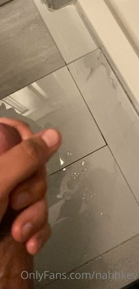 Naakte gelekte OnlyFans-foto van Nahhkev