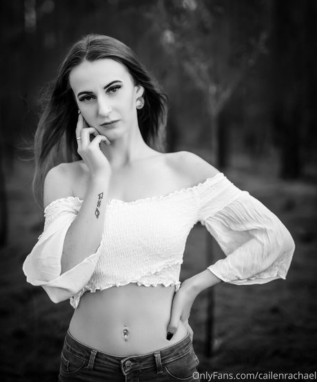 Naakte gelekte OnlyFans-foto van Cailenrachael