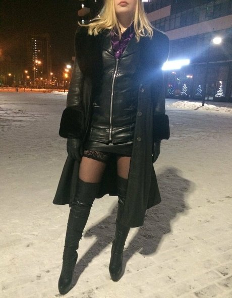 Naakte gelekte OnlyFans-foto van Julisunriseofficial