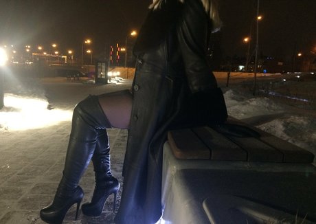 Naakte gelekte OnlyFans-foto van Julisunriseofficial