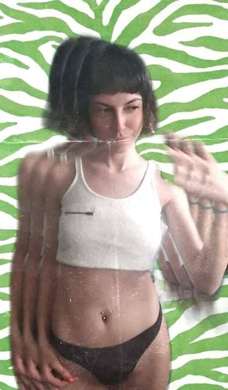 Naakte gelekte OnlyFans-foto van Busra Cabuk