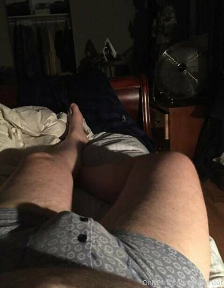 Naakte gelekte OnlyFans-foto van Bearinheat