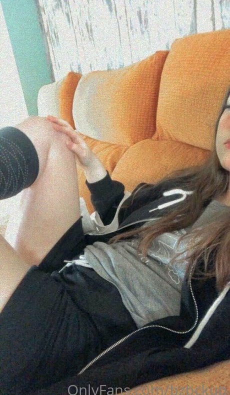 Naakte gelekte OnlyFans-foto van Bzbckup