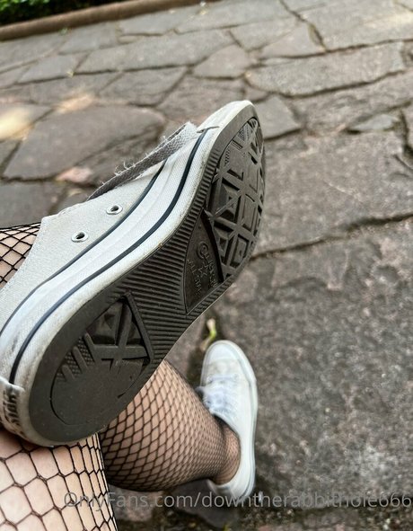 Naakte gelekte OnlyFans-foto van Downtherabbithole666