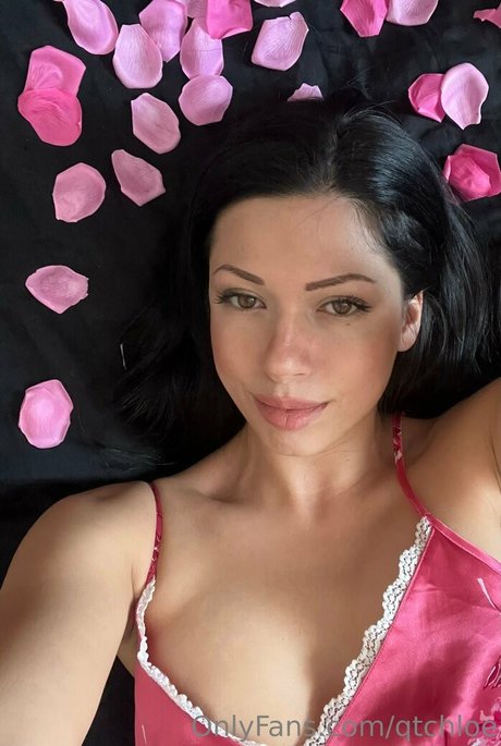 Naakte gelekte OnlyFans-foto van Chloehoey