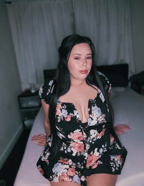 Naakte gelekte OnlyFans-foto van Lovelyloulouxo