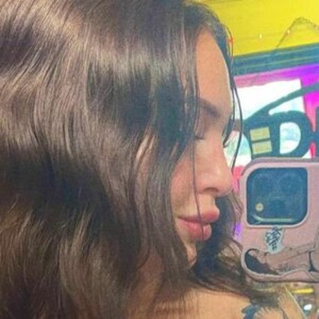 Naakte gelekte OnlyFans-foto van Sativa Sparks