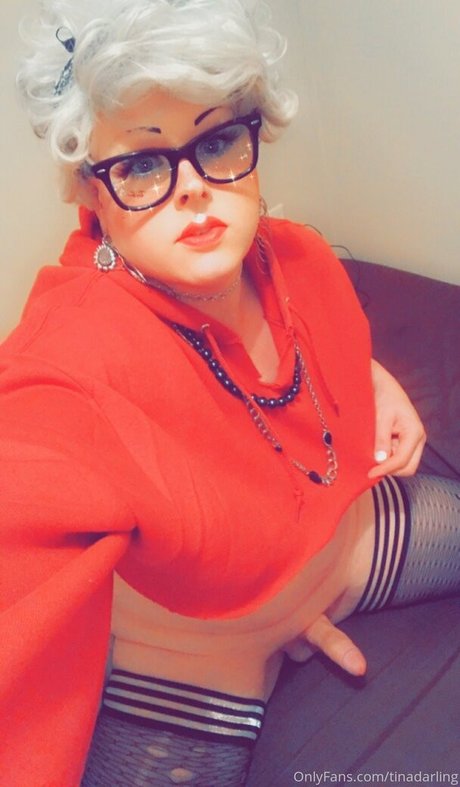 Naakte gelekte OnlyFans-foto van Tinadarling