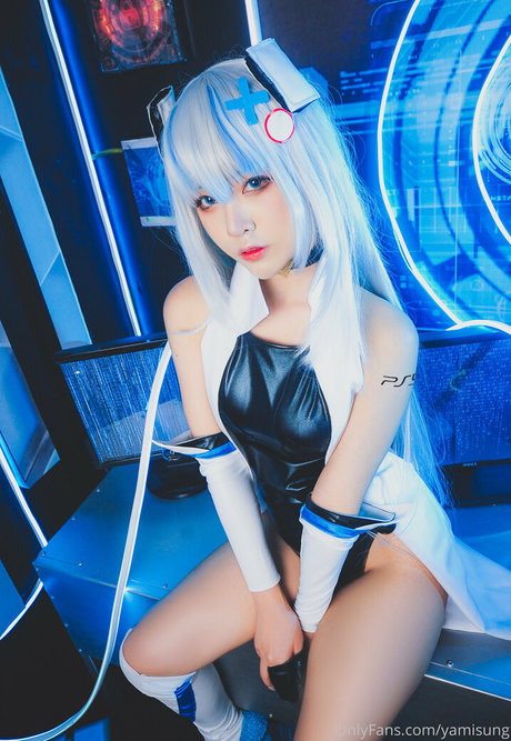 Naakte gelekte OnlyFans-foto van Yamisung