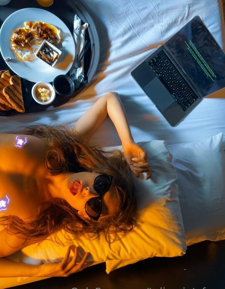 Naakte gelekte OnlyFans-foto van Taliamintfree