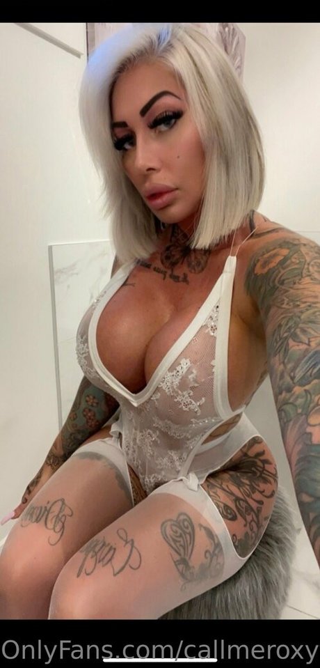 Naakte gelekte OnlyFans-foto van Callmeroxyfree