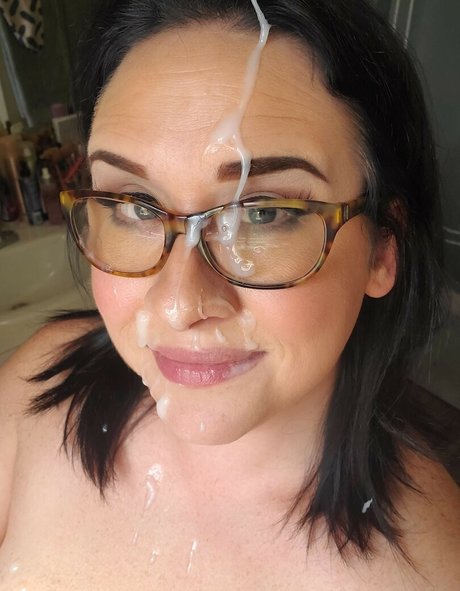 Naakte gelekte OnlyFans-foto van Irishkitty0408