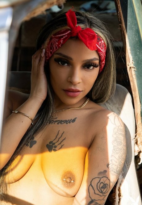 Naakte gelekte OnlyFans-foto van Londyn Chanel