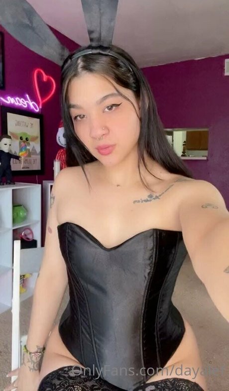 Naakte gelekte OnlyFans-foto van Dayale Asmr