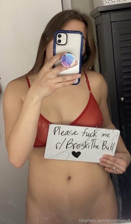 Naakte gelekte OnlyFans-foto van Broskithebull