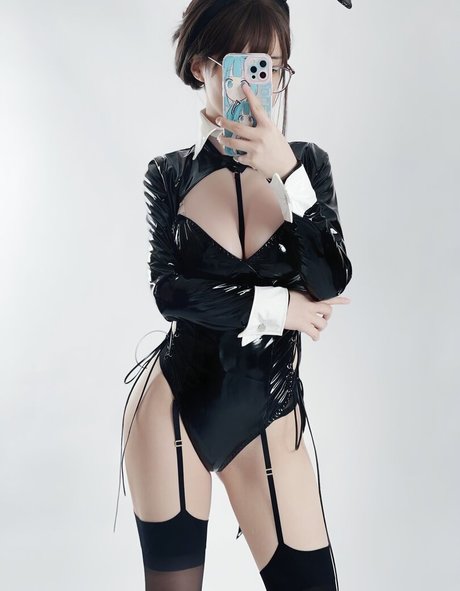 Naakte gelekte OnlyFans-foto van Youmeko
