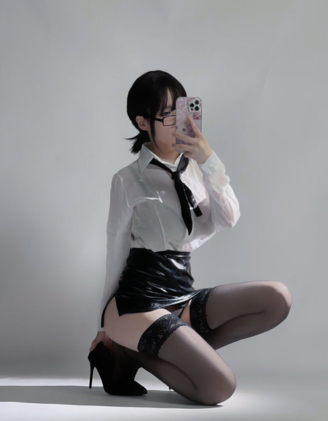 Naakte gelekte OnlyFans-foto van Youmeko