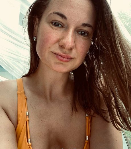 Naakte gelekte OnlyFans-foto van Hotqueenr