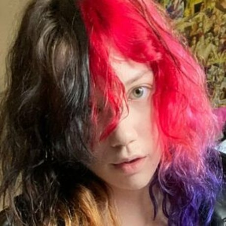 Naakte gelekte OnlyFans-foto van Strawberryswitch