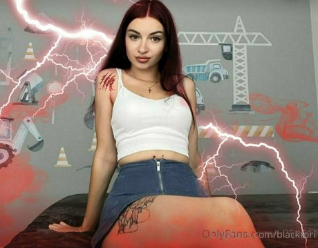 Naakte gelekte OnlyFans-foto van Rideondildo