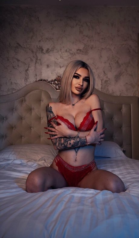 Luxxxandraa