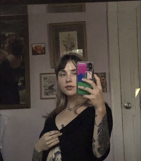 Naakte gelekte OnlyFans-foto van Silkpantiez