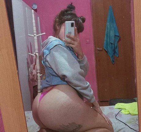 Naakte gelekte OnlyFans-foto van Sabrina Sammy