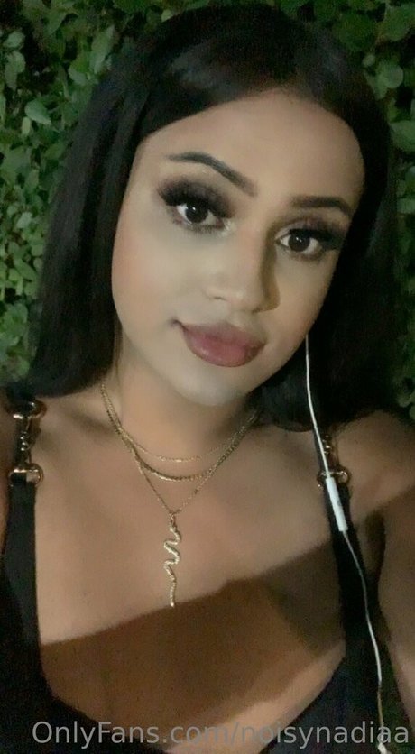 Naakte gelekte OnlyFans-foto van Noisynadiaa