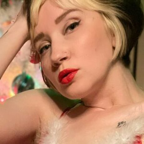 Naakte gelekte OnlyFans-foto van Foxymulder
