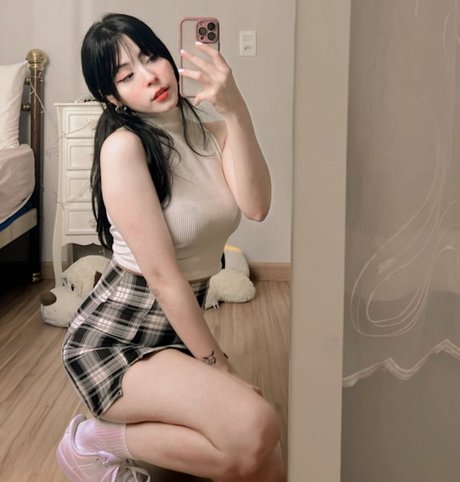 Naakte gelekte OnlyFans-foto van Caroline Favorino