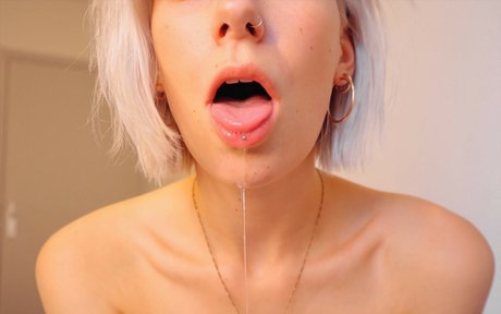 Naakte gelekte OnlyFans-foto van Lavishulula