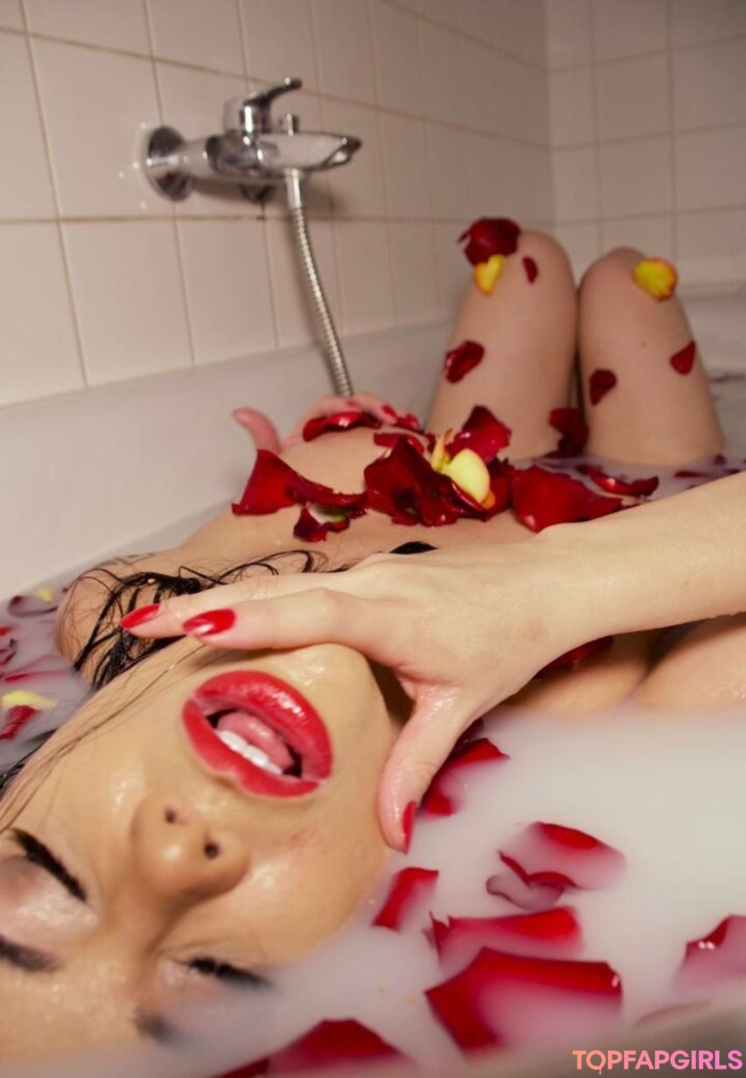 Naakte gelekte OnlyFans-foto van La Phoenix Ksu #11 Naakte gelekte OnlyFans-foto van La Phoenix Ksu #11