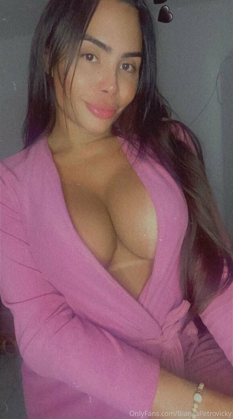 Naakte gelekte OnlyFans-foto van Biancapetrovickyoficial