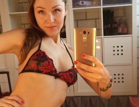 Naakte gelekte OnlyFans-foto van Lenabush