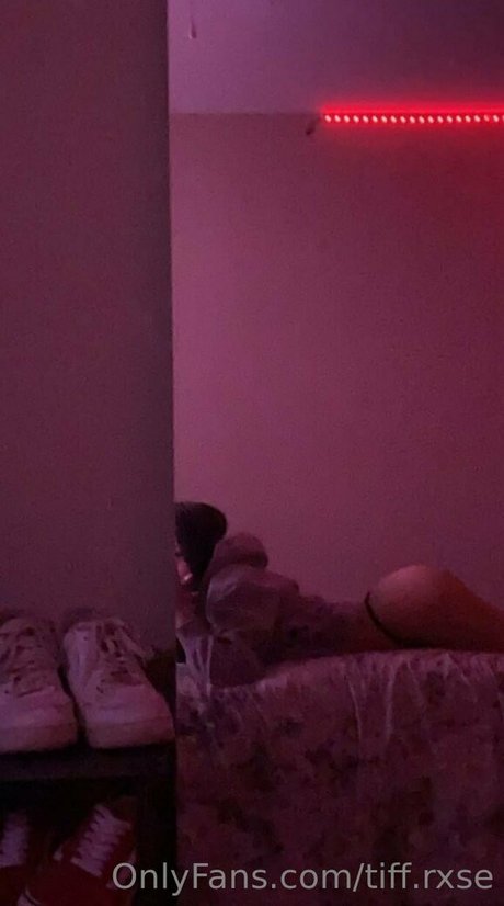 Naakte gelekte OnlyFans-foto van Tiffrxse