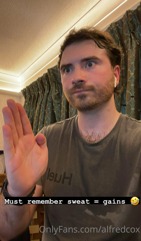 Naakte gelekte OnlyFans-foto van Alfredcox