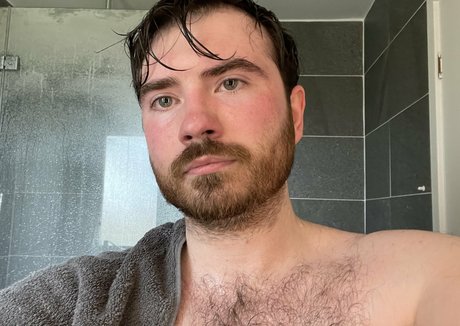 Naakte gelekte OnlyFans-foto van Alfredcox
